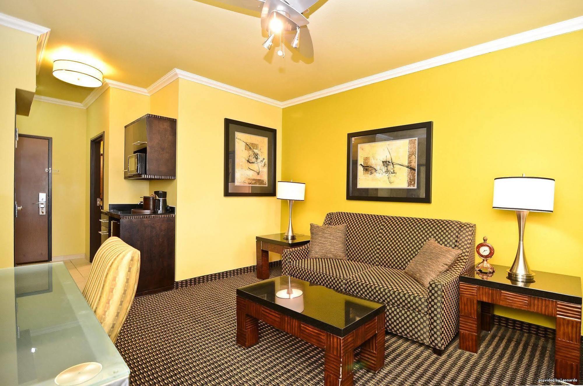 Best Western Plus Christopher Inn And Suites Forney Экстерьер фото